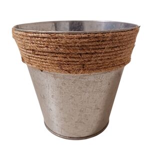 TIN PLANTER WITH ROPE ACCENTS